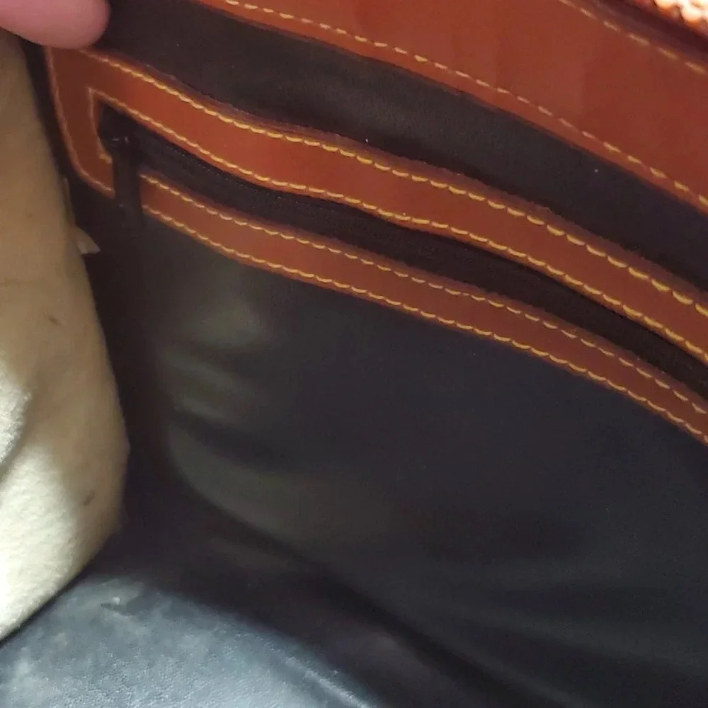 Dooney and bourke vintage white tan leather handbag dr bag style. - Picture 12 of 13